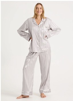 Chloe+%26amp%3B+Lola+Luxe+Satin+Jacquard+Stripe+PJ+Set+-+Oyster