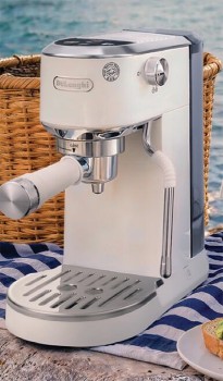 De%26rsquo%3BLonghi+Dedica+Duo+with+Cold+Brew+Manual+Coffee+Machine+-+Helsinki+White