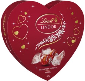 Lindt-Lindor-Milk-Chocolate-Heart-Box-147g on sale