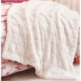Faux+Fur+Throw+%26ndash%3B+Cream