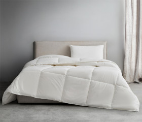 Sheridan-Deluxe-Dream-Light-Quilt on sale
