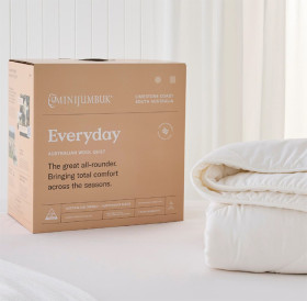 Minijumbuk-Everyday-Wool-Quilt on sale