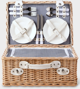 Heritage-Signature-Picnic-Basket-4-Person on sale