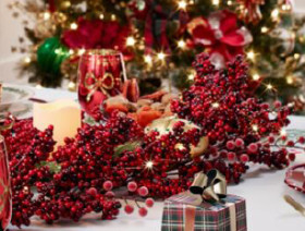 Myer-Giftorium-Heirloom-Berry-Garland-with-Frost on sale