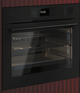 AEG-60cm-9000-Series-SenseCook-PYROLUXE-Multifunction-Oven on sale